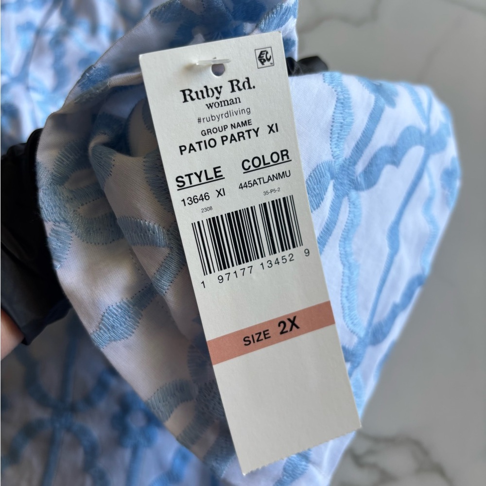 NWT Ruby Rd Plus Size 2X Blue White Embroidered V… - image 7